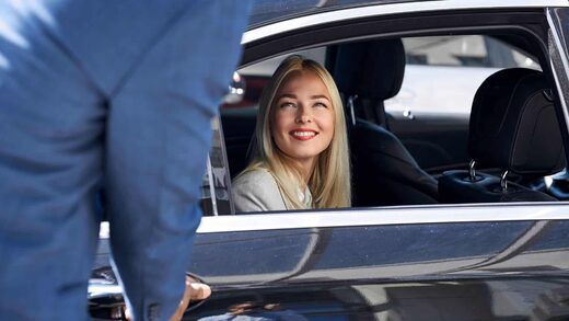 Chauffeur&#x20;priv&#x00E9;&#x20;&#x3A;&#x20;un&#x20;service&#x20;haut&#x20;de&#x20;gamme&#x20;pour&#x20;vos&#x20;trajets&#x20;professionnels